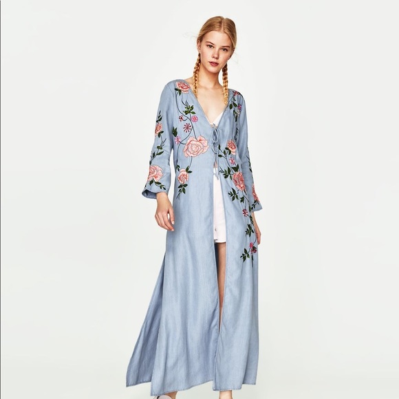 Zara Jackets & Blazers - NWT Zara Embroidered Floral Denim Kimono / Robe